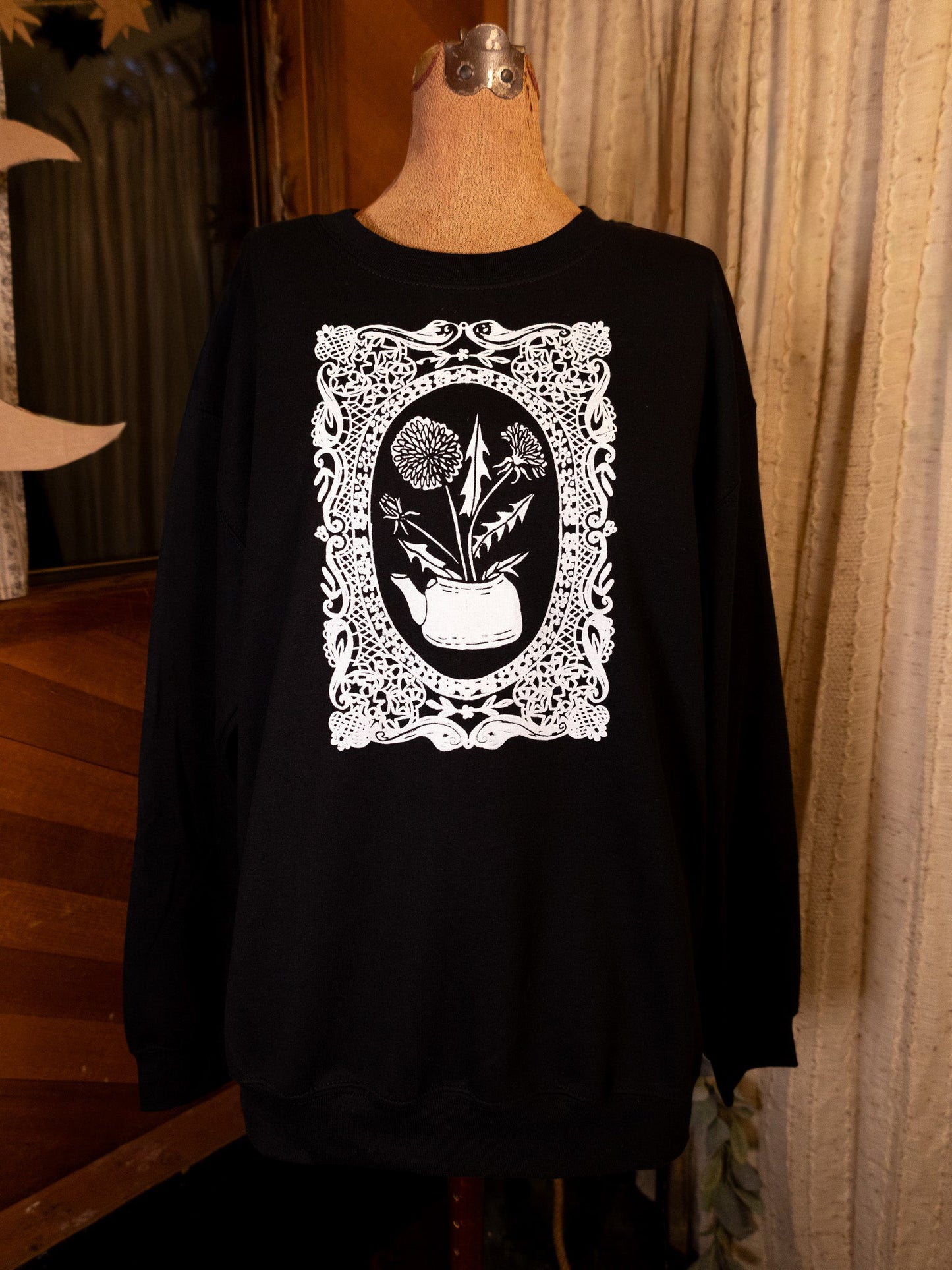 Teapot Crewneck in Pitch Black