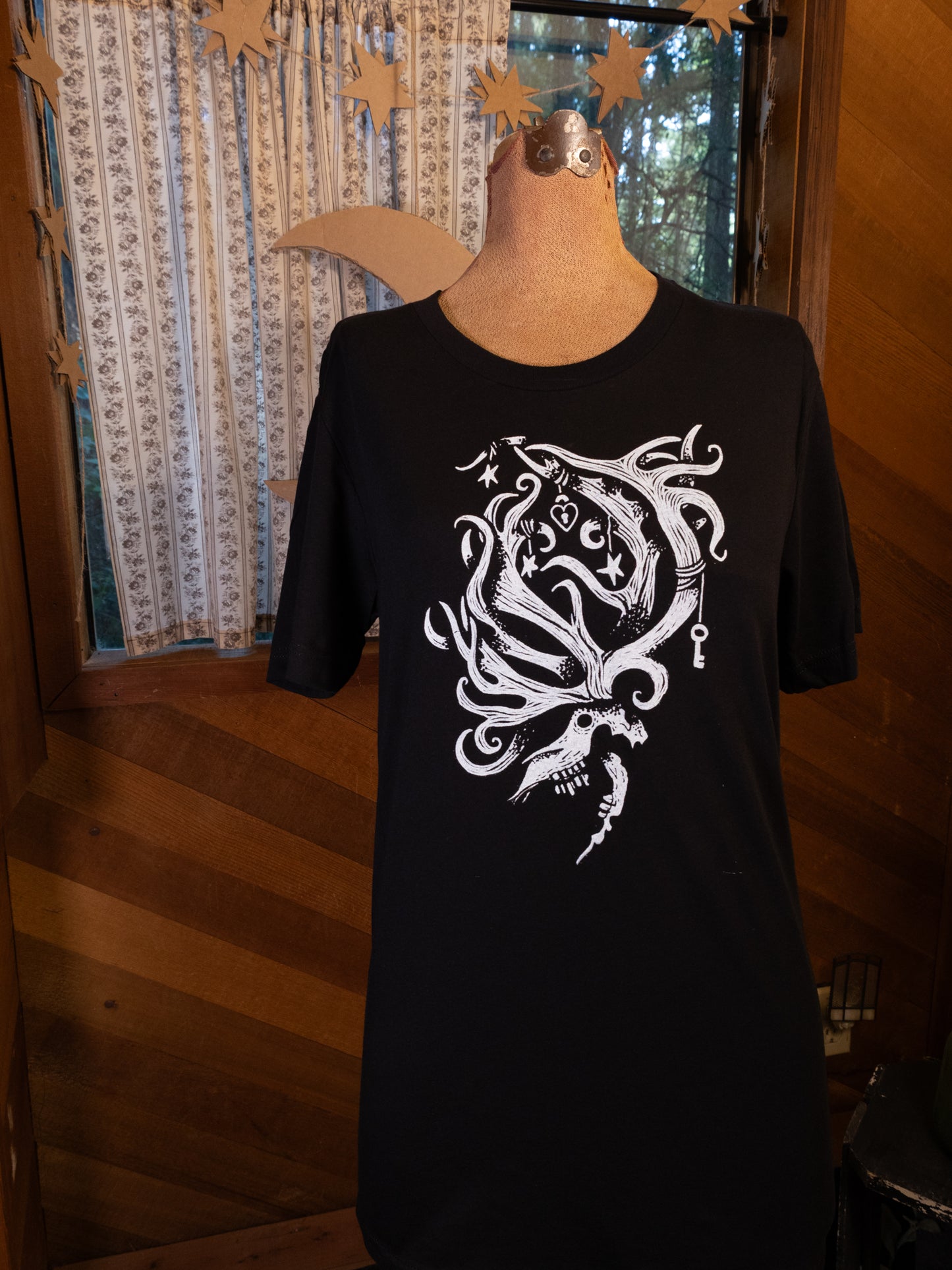 Mystic Deer Skull T-Shirt in Pitch Black