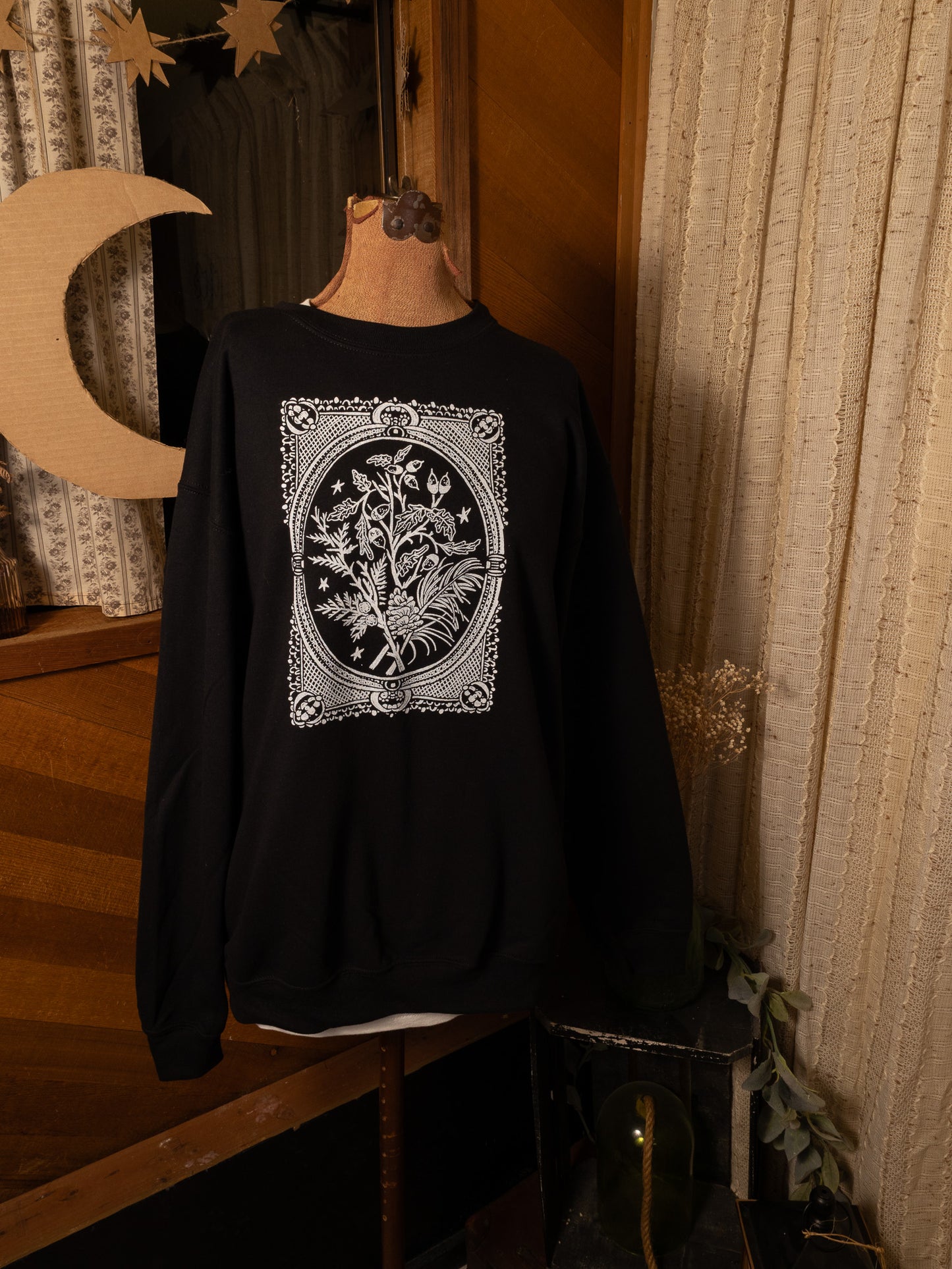 Winter Branches Crewneck in Pitch Black