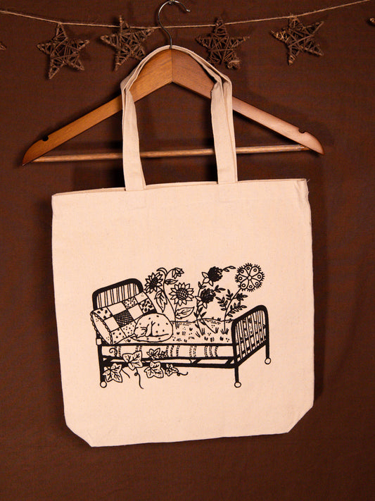 Slumberin' Kitty Canvas Tote in Natural