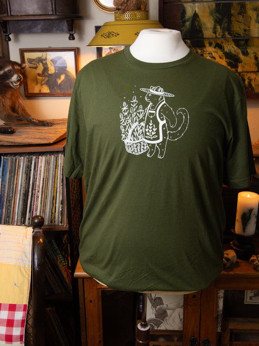 Cat Gardener T-Shirt in Grassy Green