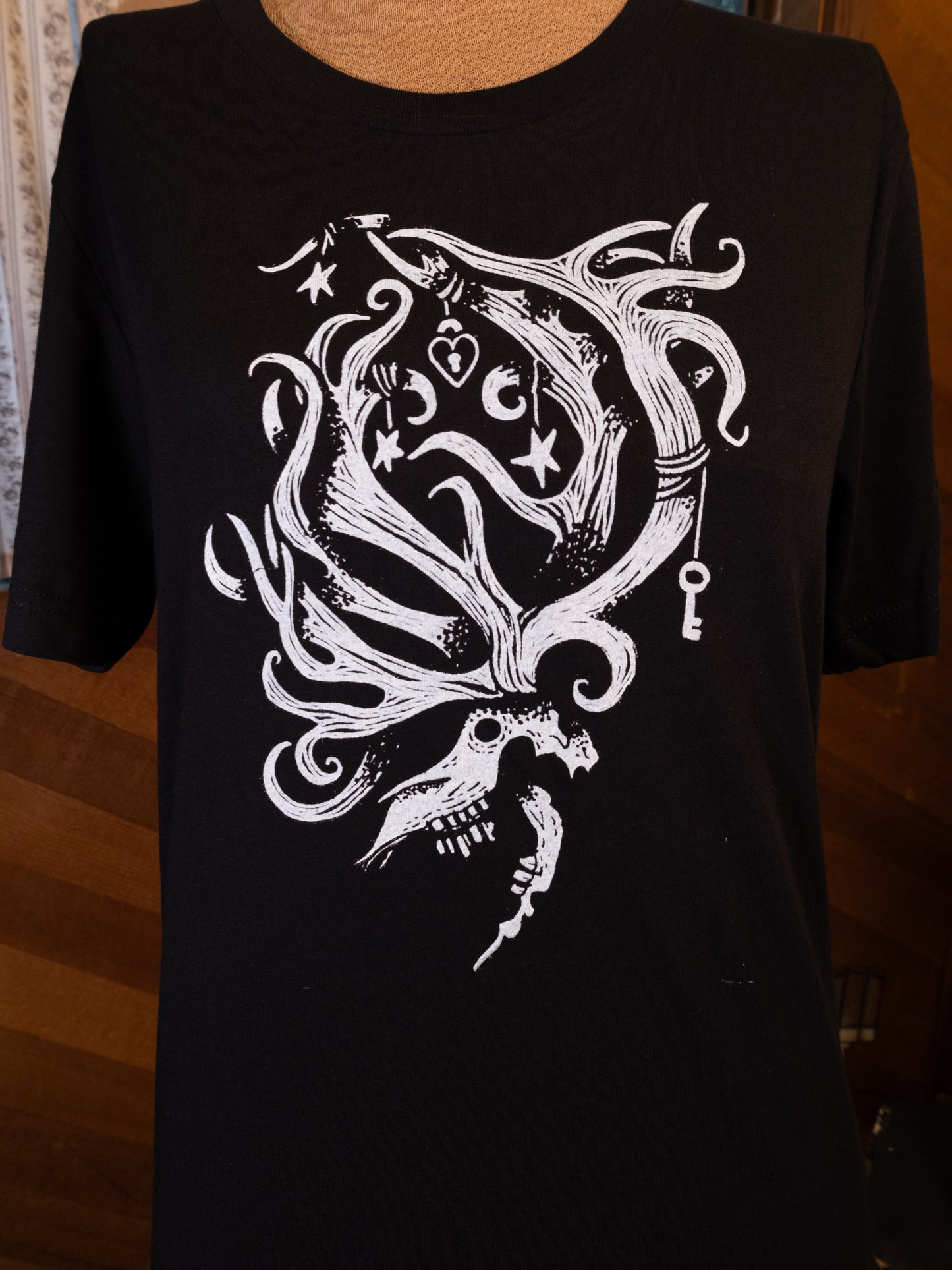 Mystic Deer Skull T-Shirt in Pitch Black