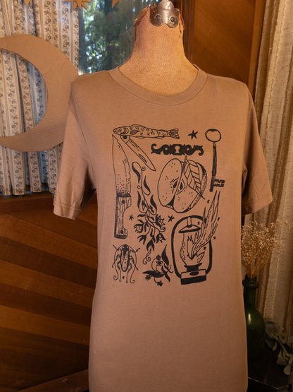 Trinkets T-Shirt in Light Brown