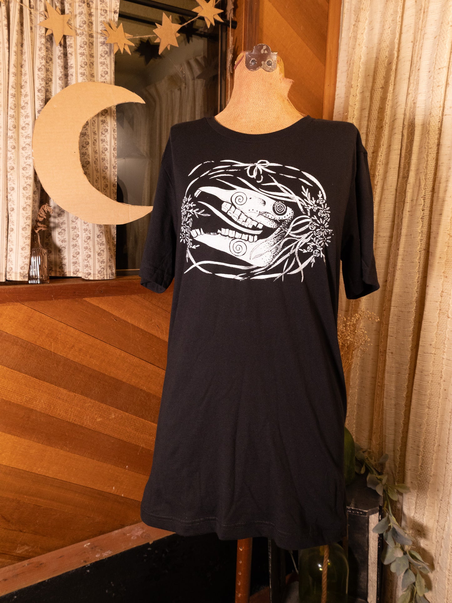 Mari Lwyd T-Shirt in Pitch Black