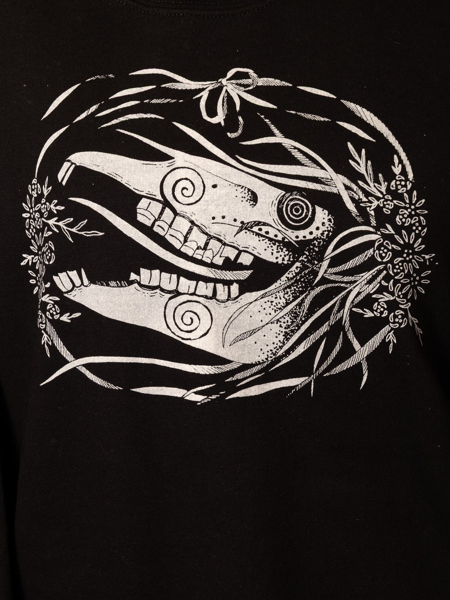 Mari Lywd Crewneck in Pitch Black