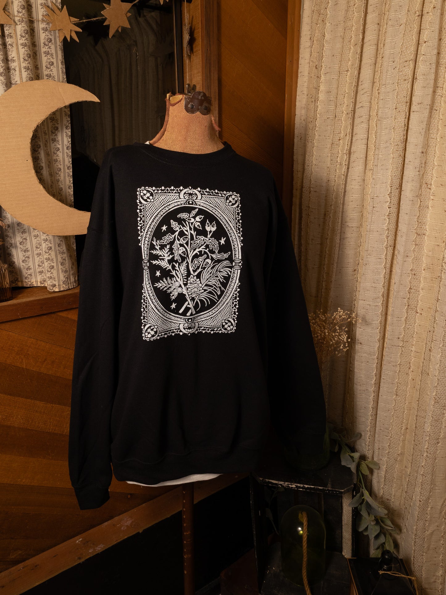 Winter Branches Crewneck in Pitch Black