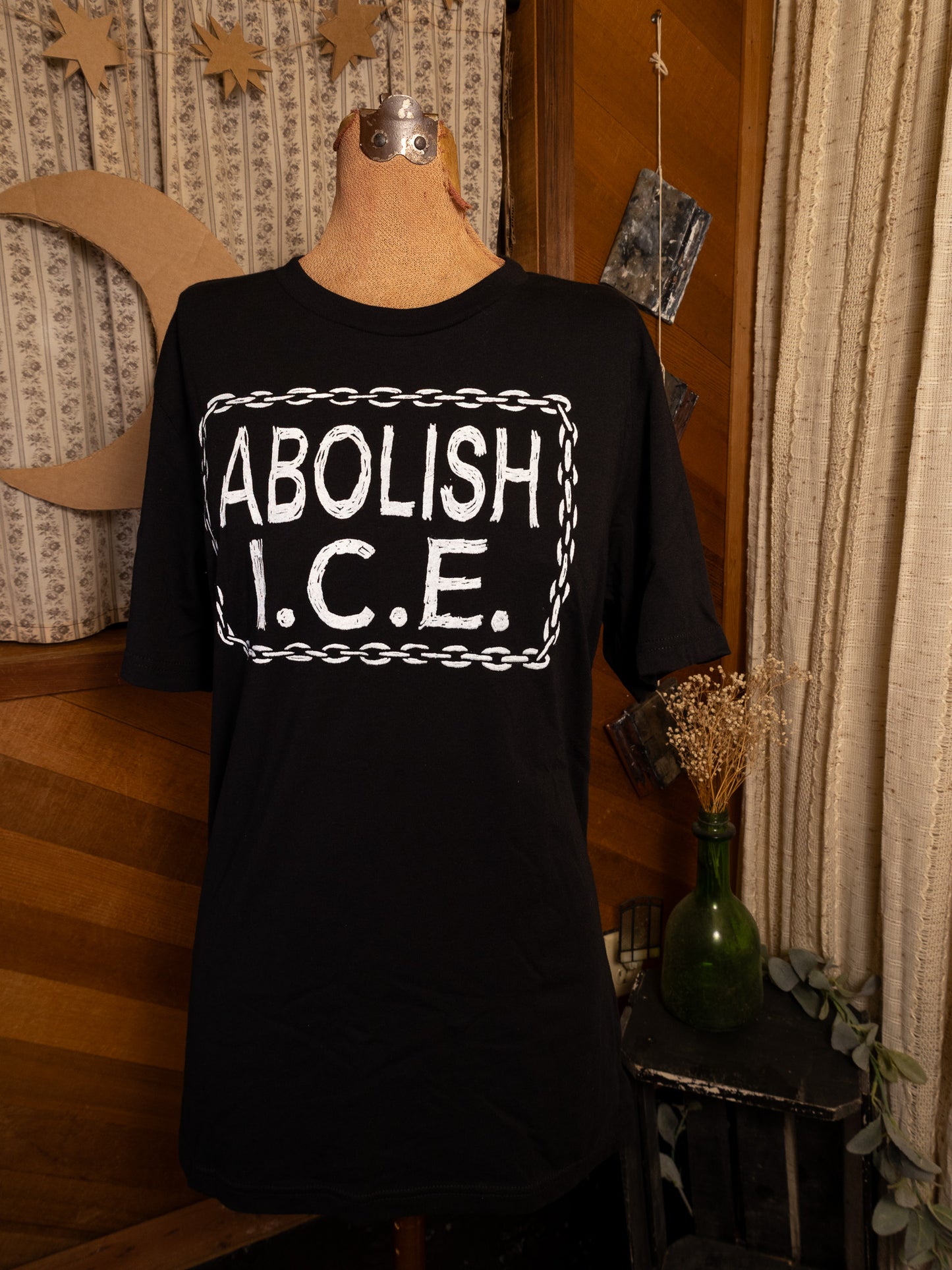 Icy T-Shirt in Pitch Black