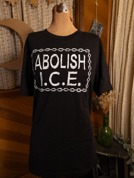 Icy T-Shirt in Pitch Black