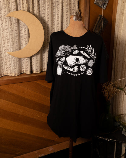Beach Bones T-Shirt in Pitch Black