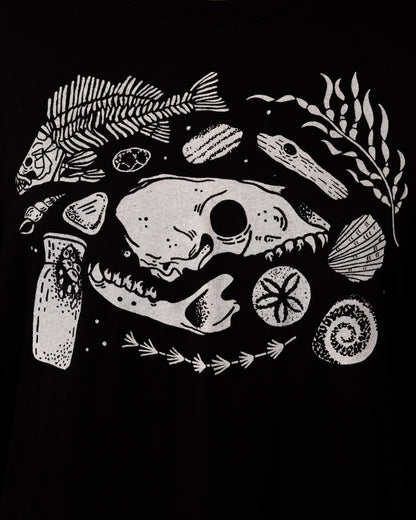 Beach Bones T-Shirt in Pitch Black