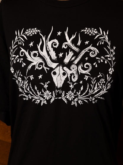 Curling Antlers T-Shirt in Pitch Black