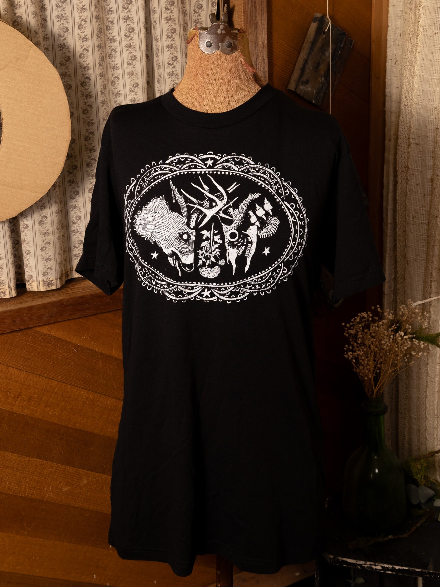 Tangled Bucks T-Shirt in Pitch Black