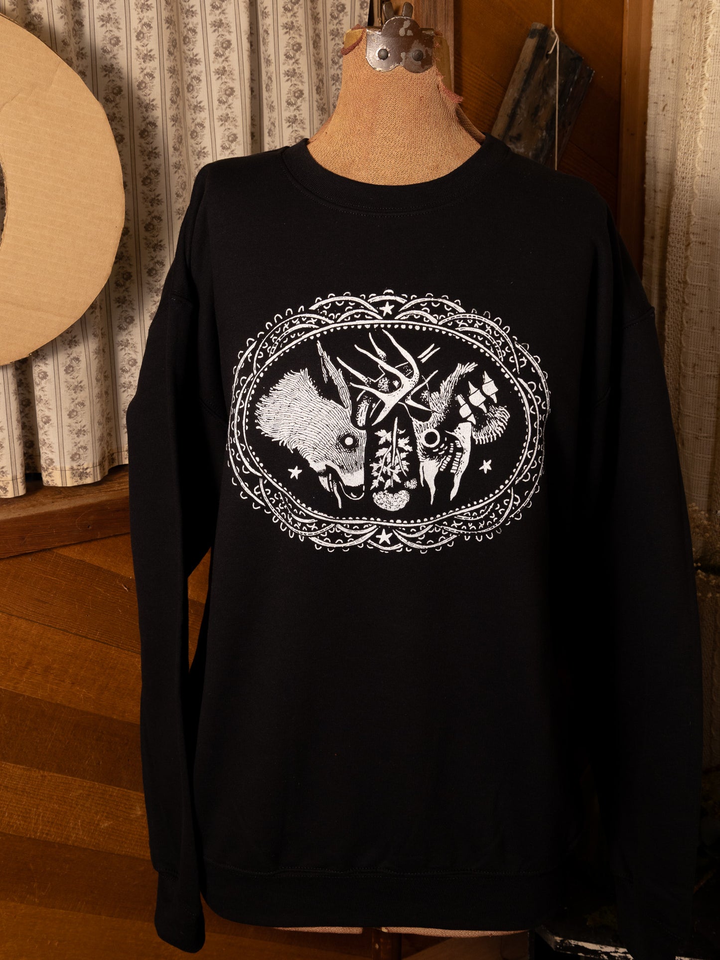 Tangled Bucks Crewneck in Pitch Black