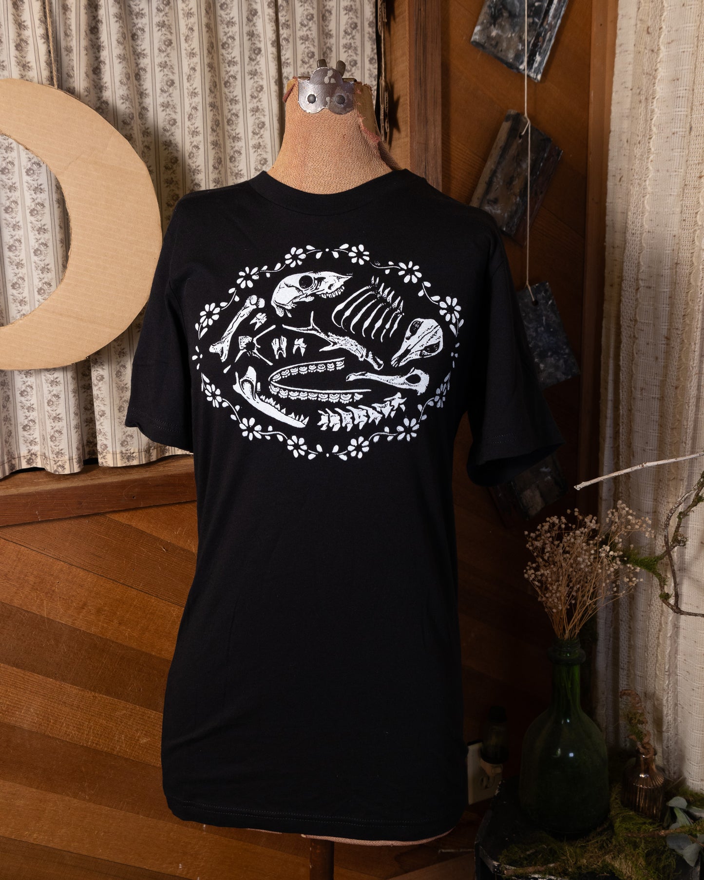 Bone Box T-Shirt in Pitch Black