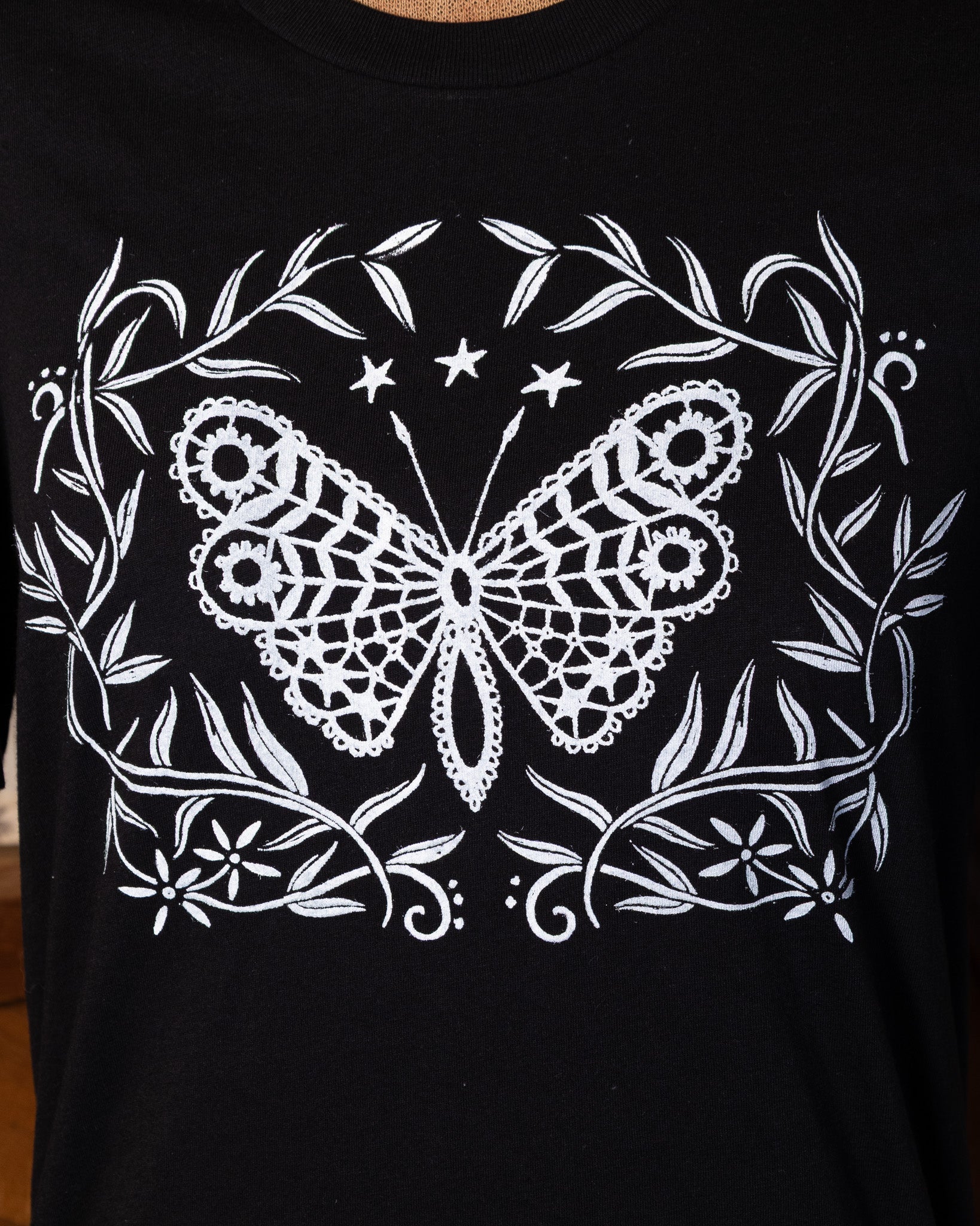 Moth T-Shirt in Pitch Black – Jackalope Jane Varieties