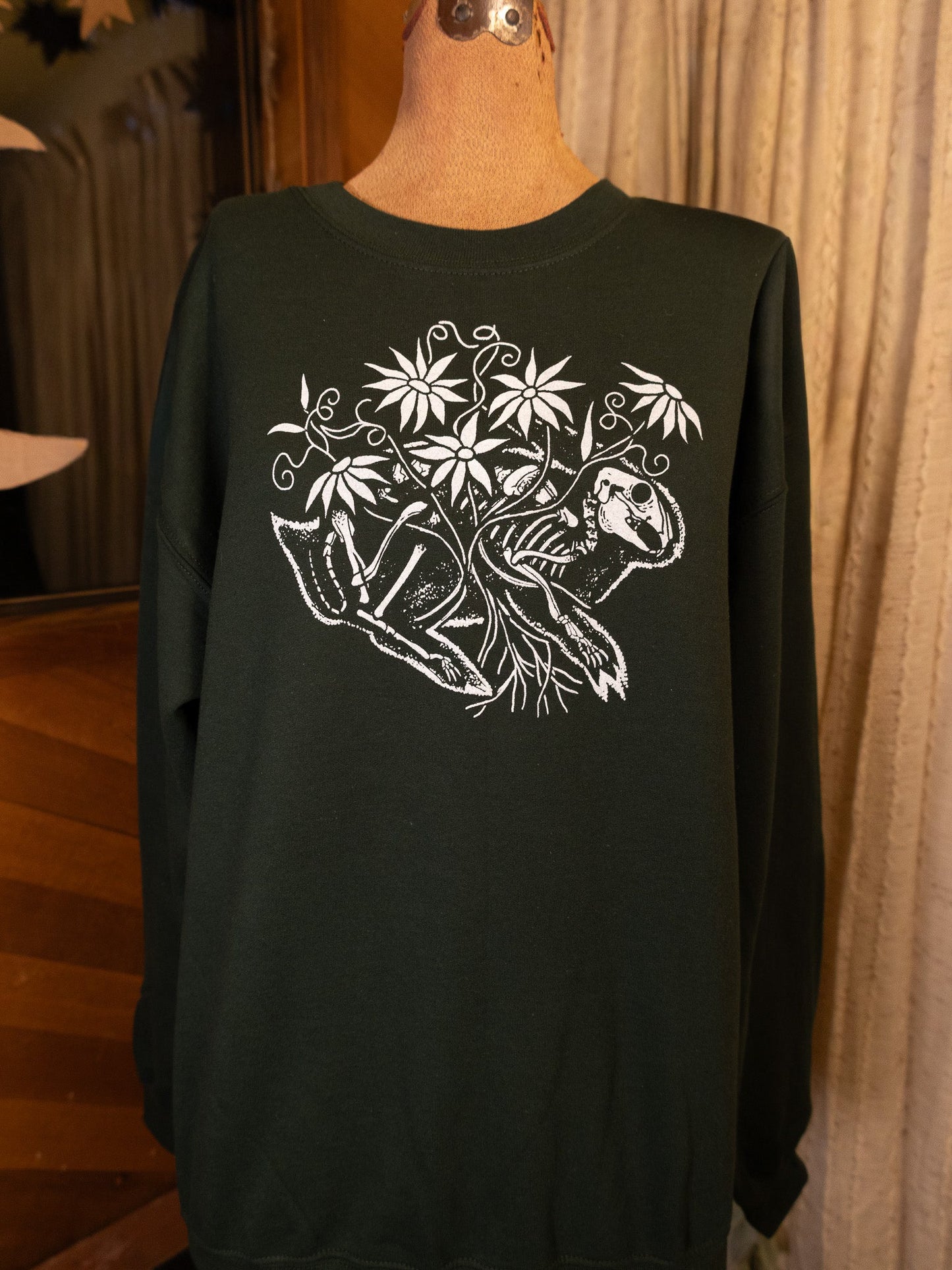 Rabbit's Rest Crewneck in Dark Green